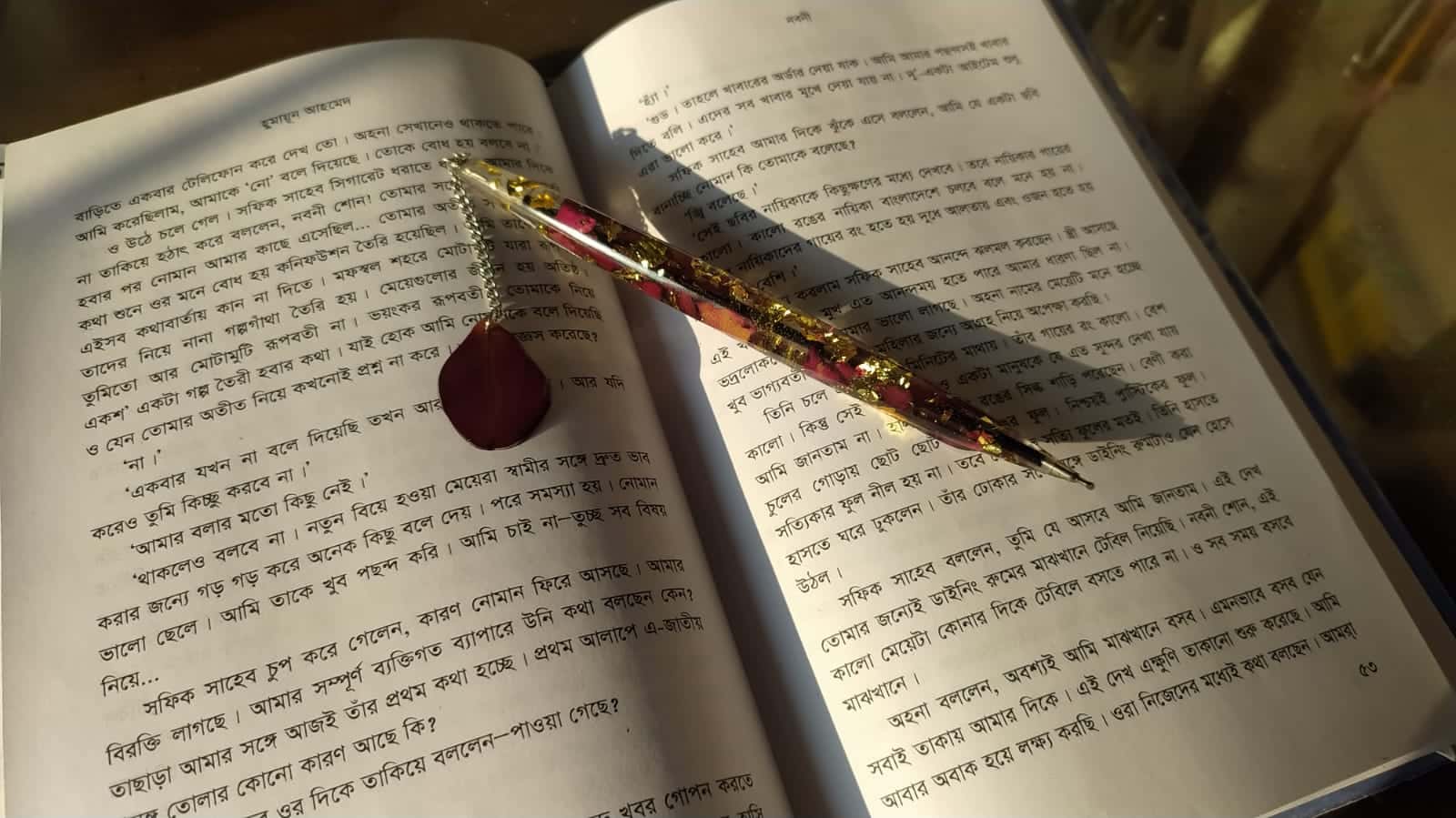Premium Rose Petal Resin Pen - Handmade Gift Bangladesh - Resin jewelry Bangladesh ৳250 - Thumbnail 4