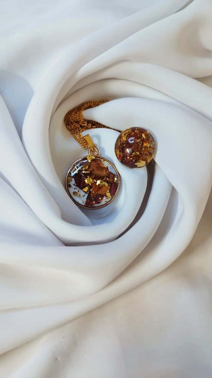 Rose Petal Pendant Necklace - Handmade Resin Jewelry - Resin jewelry Bangladesh ৳290 - Thumbnail 4