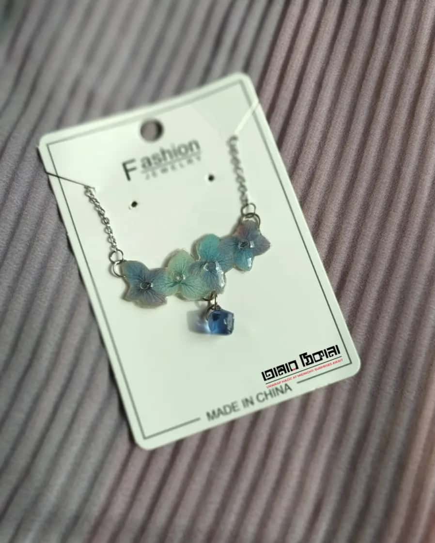 Natural Leaf Pendant Necklace - Handmade Resin Jewelry - Resin jewelry Bangladesh ৳499 - Thumbnail 5