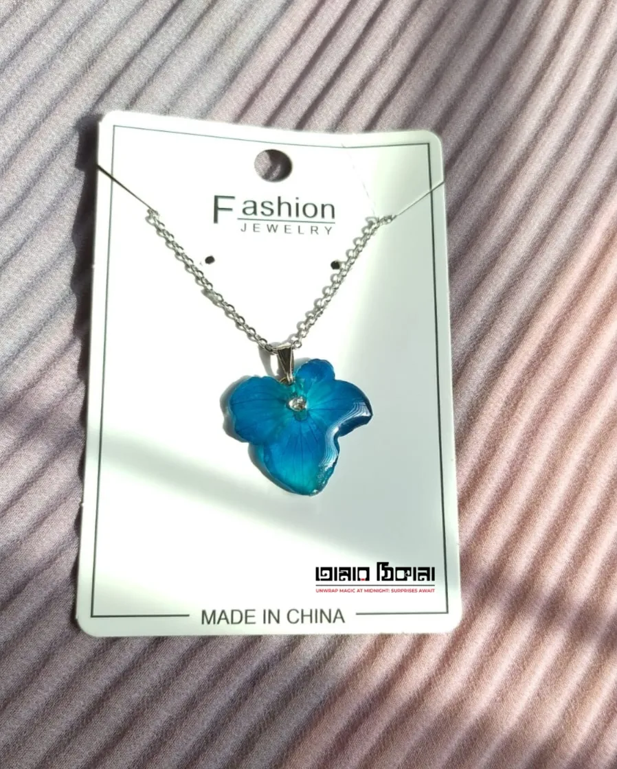 Natural Leaf Pendant Necklace - Handmade Resin Jewelry - Handmade resin jewelry Bangladesh - Price ৳499 - Free delivery Dhaka - View 4